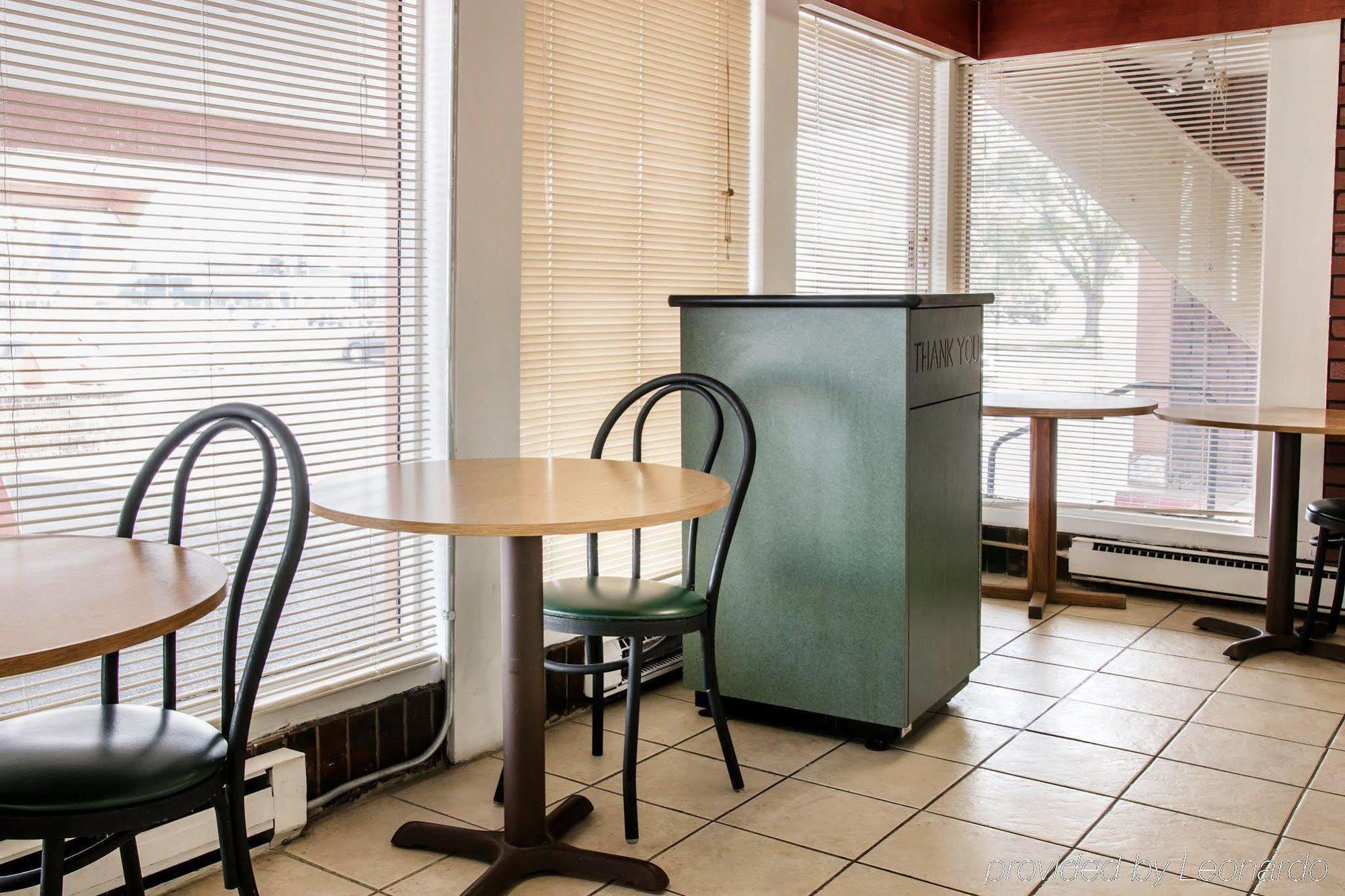 Econo Lodge Battle Creek Exteriör bild